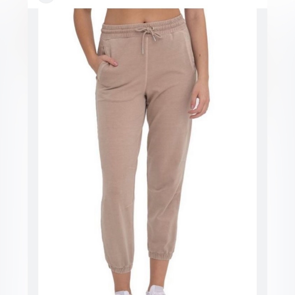 🤗 - Mono B jogger size M